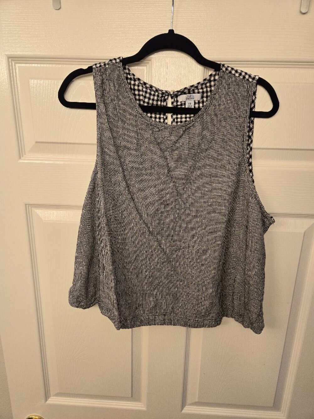 Croft & Barrow - black and white sleeveless blouse, size XXL but fits like an XL